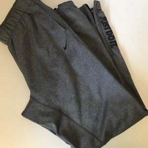 gray nike jogger sweatpants